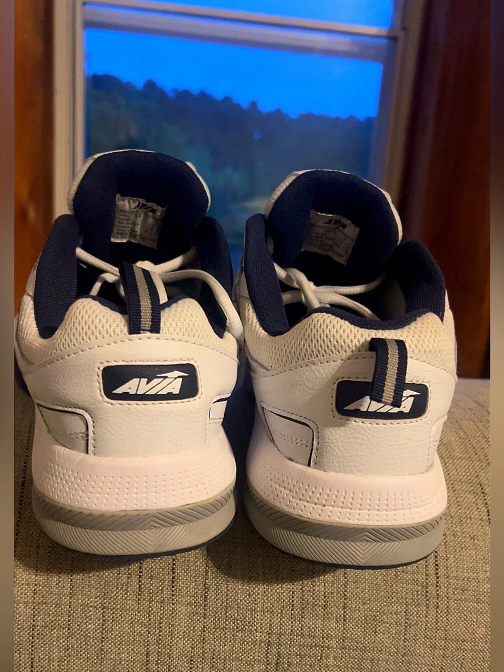 Avia Men’s Athletic Sneakers – White & Navy – Size 9.5